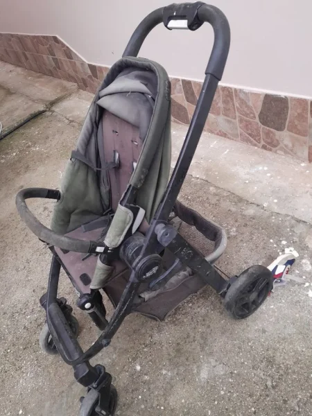 Tirane, shes 2 Karroca + Sexhorlino + Karrike ngrenje 100 €