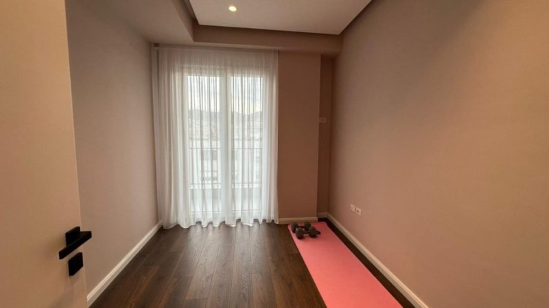 Tirane, jepet me qera apartament 2+1 , 95 m² 1.100 € 