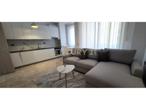 Tirane, jepet me qera apartament 1+1+Aneks+Ballkon Kati 4, 66 m² 700 € (Neom126444)