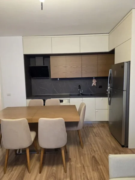 Tirane, shitet apartament 3+1 Kati 4, 131 m² 141.000 € (Rruga e Dajtit, pranë Restorant “2 Luanët”)