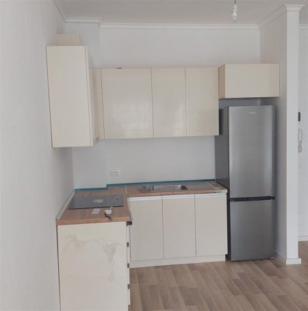 Tirane, jepet me qera apartament 1+1+Ballkon Kati 4, 60 m² 520 € (Yzberisht/Pasticeri Nela 6)