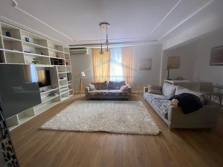 Tirane, jepet me qera apartament 3+1 Kati 1, 170 m² 1.800 € 