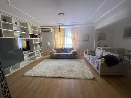 Tirane, jepet me qera apartament 3+1 Kati 1, 170 m² 1.800 € 