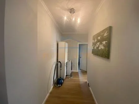 Tirane, jepet me qera apartament 3+1 Kati 1, 170 m² 1.800 € 