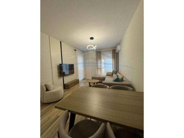 Tirane, jepet me qera apartament 1+1 Kati 4, 68 m² 550 € (Yzberisht , Bulevardi Migjeni)