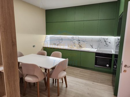 Tirane, jepet me qera apartament 2+1 Kati 4, 1.400 € 