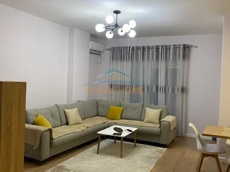 Tirane, jepet me qera apartament 2+1 Kati 2, 87 m² 420 € 