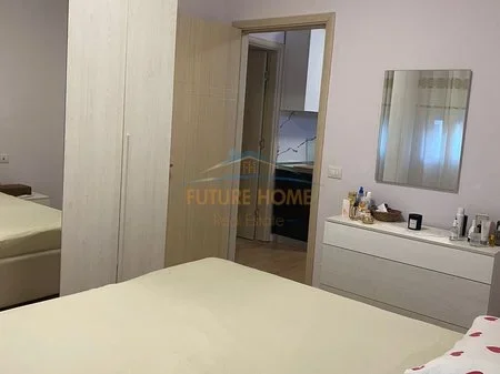 Tirane, jepet me qera apartament 2+1 Kati 2, 87 m² 420 € 