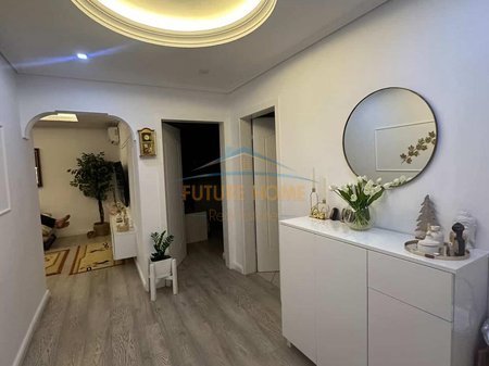 Tirane, jepet me qera apartament 2+1 Kati 2, 72 m² 500 € 