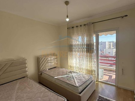 Tirane, jepet me qera apartament 2+1 Kati 6, 95 m² 600 € 
