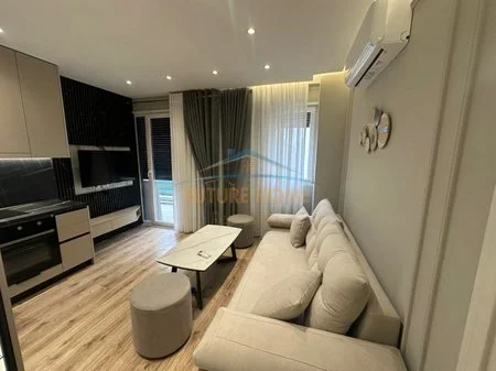 Tirane, jepet me qera apartament 1+1 Kati 3, 60 m² 550 € 