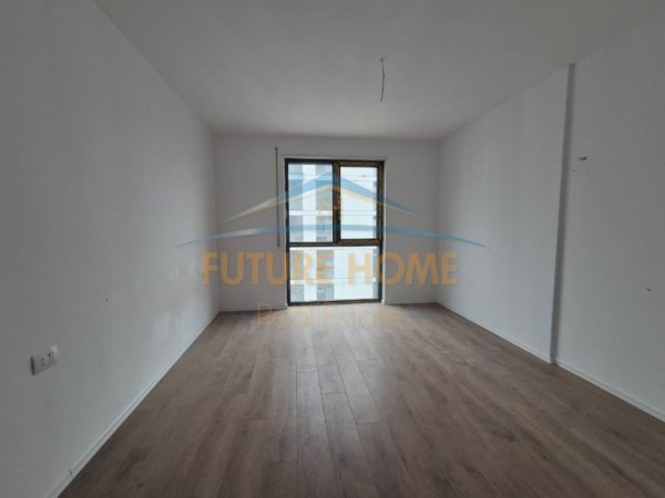 Tirane, shitet apartament 3+1+Aneks+Ballkon Kati 5, 135 m² 216.000 € (ish DOGANA)
