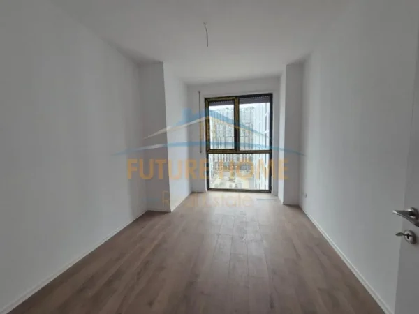 Tirane, shitet apartament 3+1+Aneks+Ballkon Kati 5, 135 m² 216.000 € (ish DOGANA)