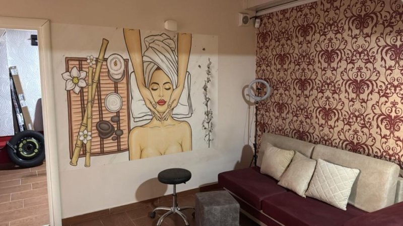 Tirane, jepet me qera ambjent biznesi Kati 2, 105 m² 600 € (QENDER)