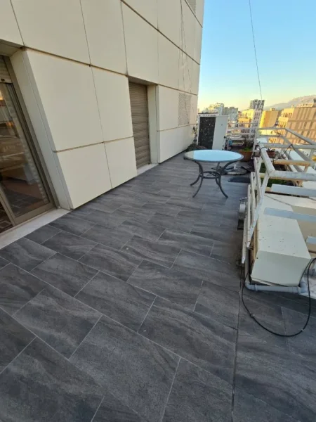 Tirane, jepet me qera zyre Kati 9, 105 m² 1.100 € (Qender)