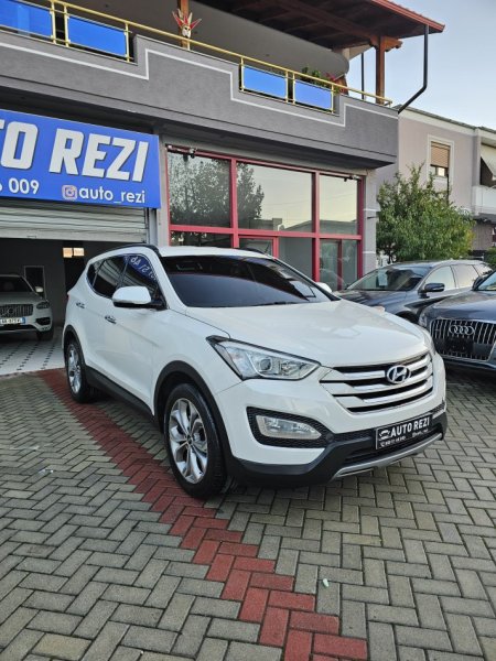 Fier, shes makine Hyunsai Santa Fe Nafte, e bardhë automatik Klima 153 km 11.900 €