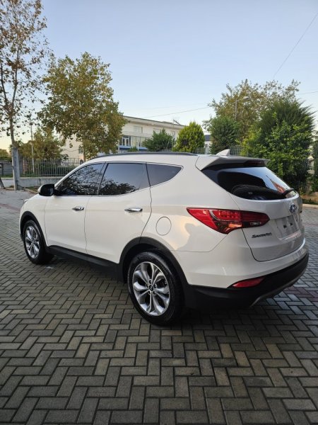 Fier, shes makine Hyunsai Santa Fe Nafte, e bardhë automatik Klima 153 km 11.900 €