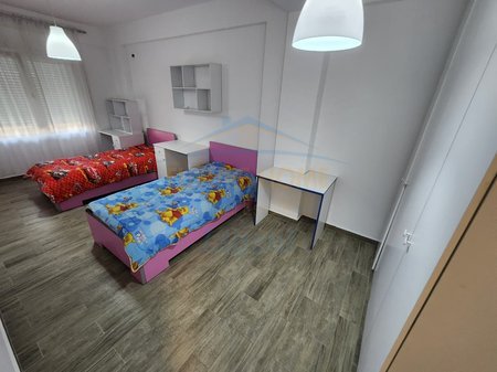 Tirane, jepet me qera apartament duplex 2+1 Kati 0, 119 m² 650 € 