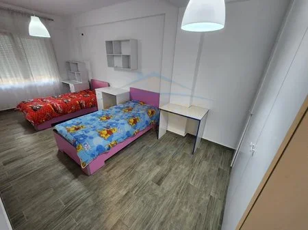 Tirane, jepet me qera apartament duplex 2+1 Kati 0, 119 m² 650 € 