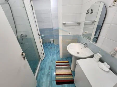 Tirane, jepet me qera apartament duplex 2+1 Kati 0, 119 m² 650 € 