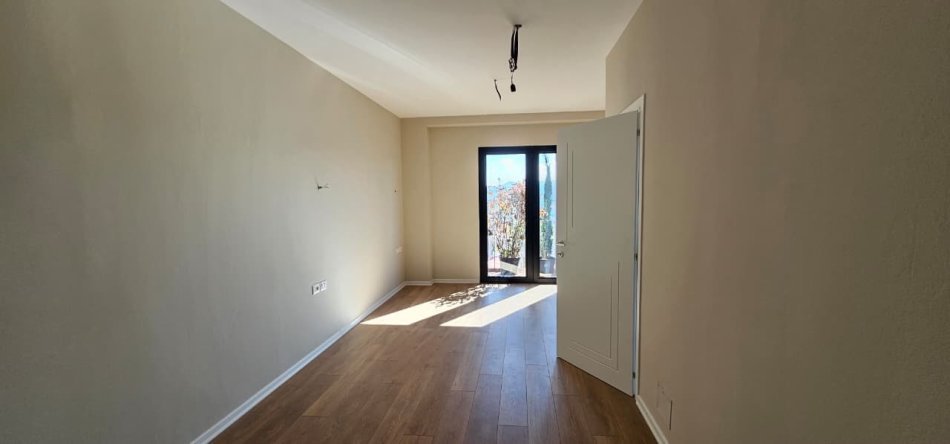 Tirane, jepet me qera zyre , 160 m² 1.800 € (21 dhjetori)