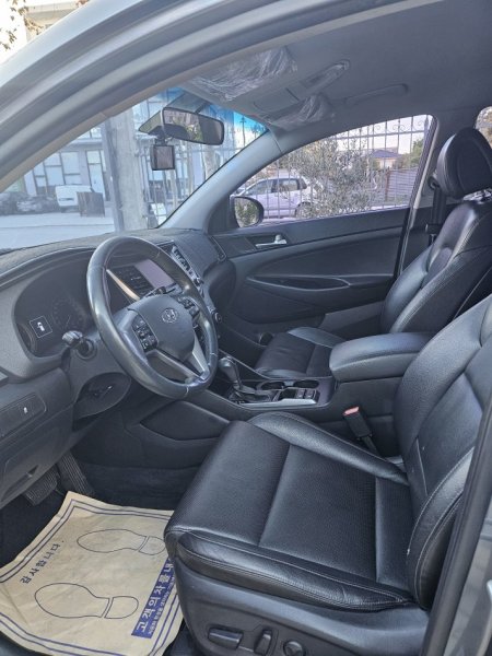 Fier, shes SUV Hyundai Tucson Nafte, gri e erret automatik Klima 186 km 12.999 €