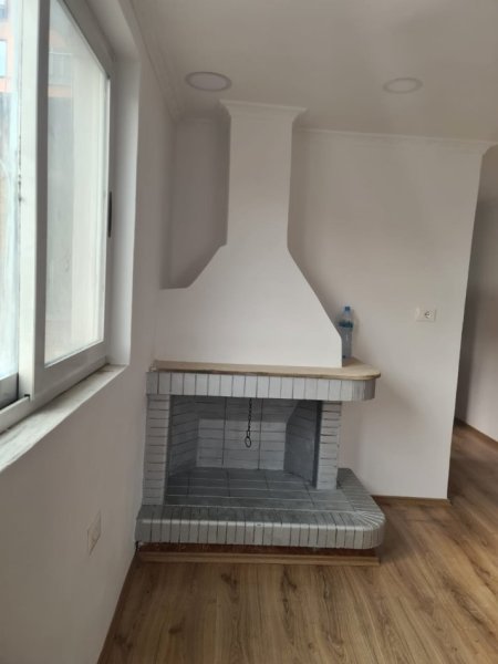 Tirane, shes 2+1+Ballkon Kati 6, 160.000 € (Grigor Heba)