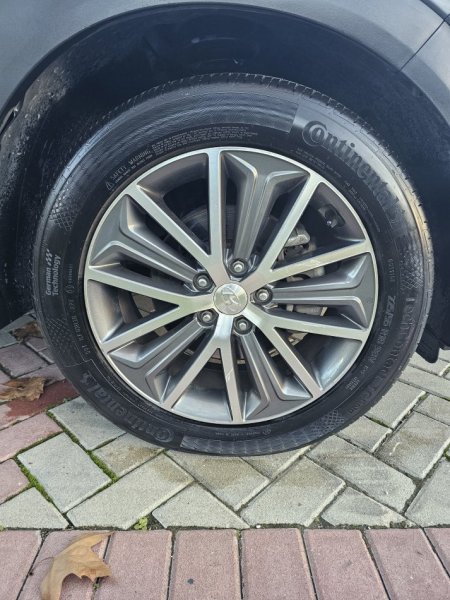 Fier, shes SUV Hyundai Tucson Nafte, gri e erret automatik Klima 186 km 12.999 €