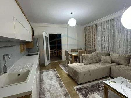 Tirane, jepet me qera apartament 2+1 Kati 6, 95 m² 600 € 