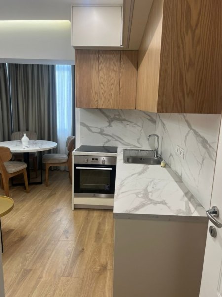 Tirane, jap me qera apartament 2+1 Kati 2, 90 m² 650 € (Rruga e Kavajes)