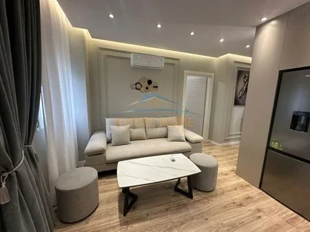 Tirane, jepet me qera apartament 1+1 Kati 3, 60 m² 550 € 