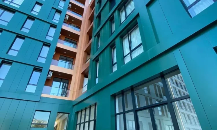 Tirane, jepet me qera apartament 3+1 Kati 1, 157 m² 800 € (BULEVARDI I RI)