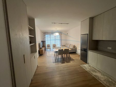 Tirane, jepet me qera apartament 2+1 Kati 3, 117 m² 700 € 