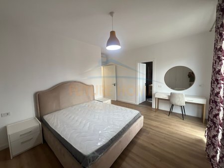 Tirane, jepet me qera apartament 2+1 Kati 3, 117 m² 700 € 