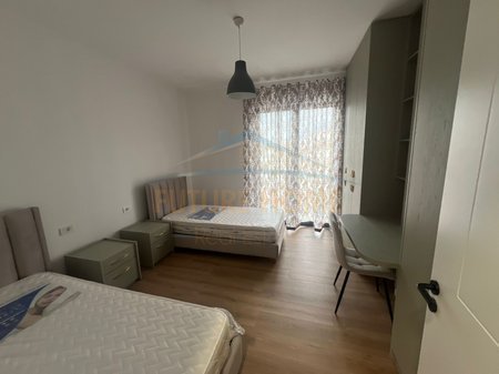 Tirane, jepet me qera apartament 2+1 Kati 3, 117 m² 700 € 