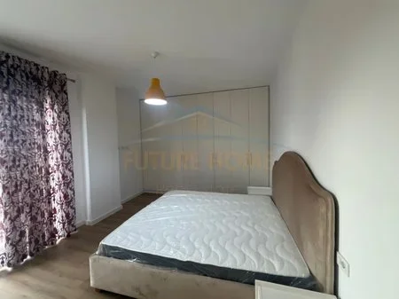 Tirane, jepet me qera apartament 2+1 Kati 3, 117 m² 700 € 