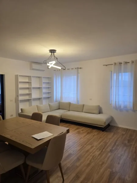 Tirane, shitet apartament 3+1+Aneks+Ballkon Kati 4, 132 m² 141.000 € (Fresku)