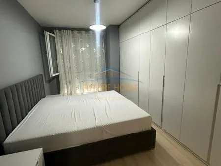 Tirane, jepet me qera apartament 2+1 Kati 5, 83 m² 700 € 