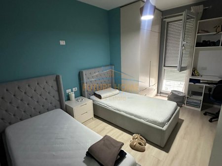 Tirane, jepet me qera apartament 2+1 Kati 5, 83 m² 700 € 