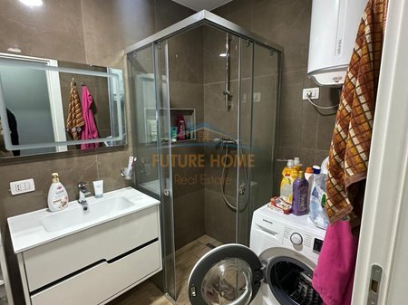 Tirane, jepet me qera apartament 2+1 Kati 5, 83 m² 700 € 