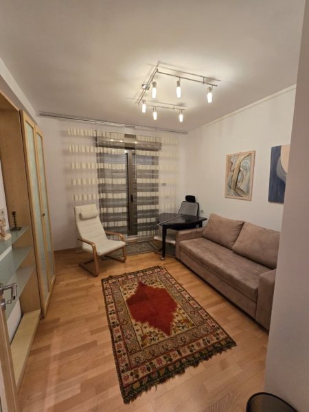 Tirane, jepet me qera zyre , 105 m² 1.100 € 