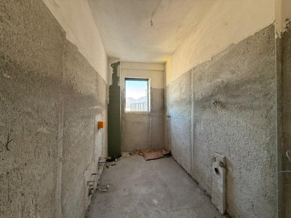 Tirane, shitet apartament 1+1+Ballkon Kati 9, 86 m² 172.000 € (Rrruga Dibres)