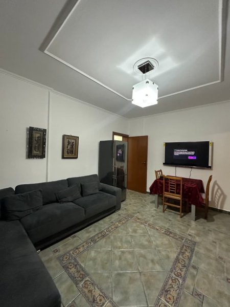 Tirane, jepet me qera apartament 1+1+Ballkon Kati 7, 73 m² 600 € (Kompleksi Delijorgji)