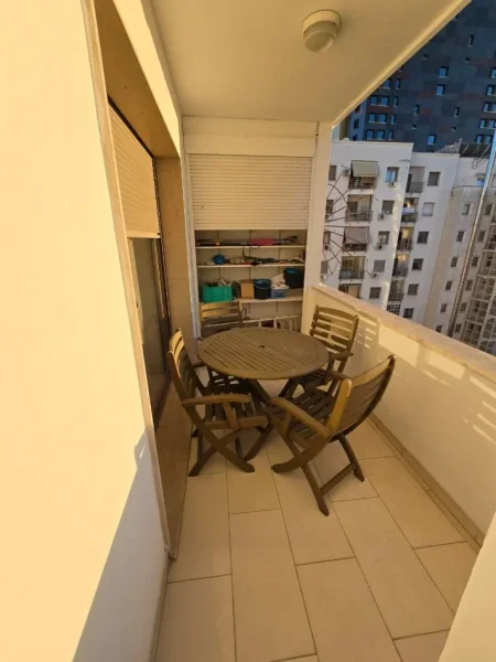 Tirane, jepet me qera zyre Kati 9, 107 m² 1.100 € (QENDER TIRANE AFER SHESHI SKENDERBEJ)