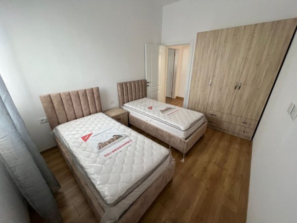 Tirane, jepet me qera apartament 2+1 Kati 3, 85 m² 420 € (Rruga hiresia)