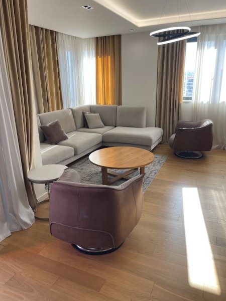 Tirane, jepet me qera apartament duplex 3+1 Kati 10, 230 m² 1.200 € (Pallati Eglo Light, Astir, Tiranë)