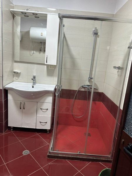 Tirane, jepet me qera apartament 2+1 Kati 5, 120 m² 600 € (Laprake)