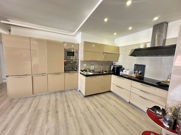 Tirane, shes apartament 2+1 Kati 4, 107 m² 220.000 € (Perball Delijorgjit)