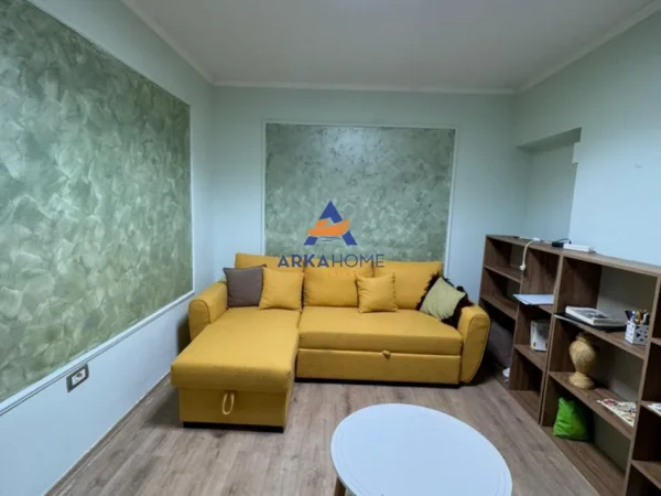 Tirane, jepet me qera zyre Kati 0, 14 m² 411 € (RRUGA ELBASANIT)