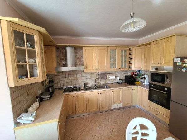 Tirane, shitet apartament 2+1+Ballkon Kati 6, 106 m² 138.000 € (Zogu i Zi)